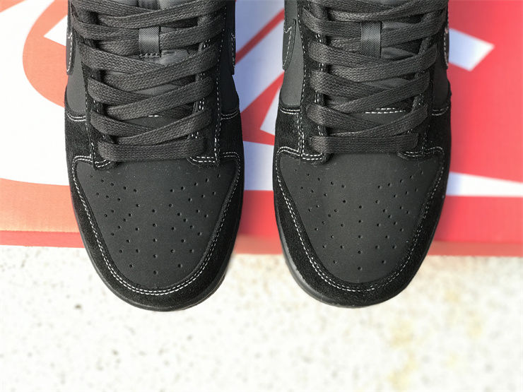 Thumbnail: Nike Dunk - Low "All Black "