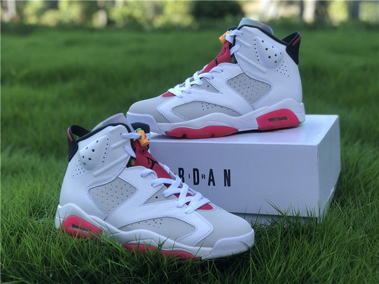 Thumbnail: Air Jordan 6 "Hare"