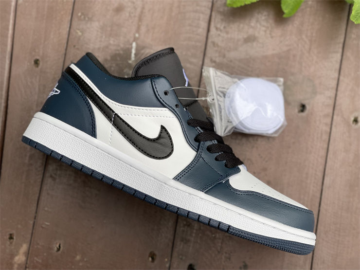 Thumbnail: Air Jordan 1 - Low "Dark Teal"