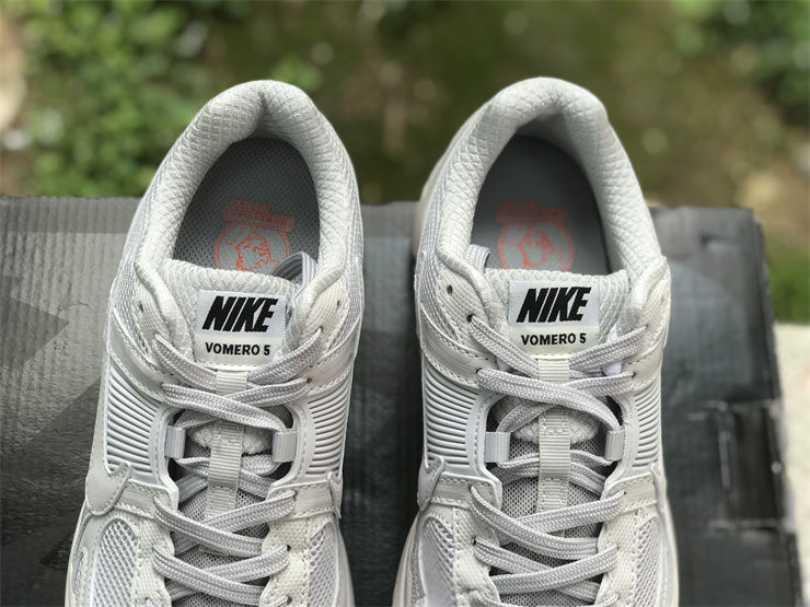 Thumbnail: Nike Air Zoom Vomero 5 "Vast Grey"