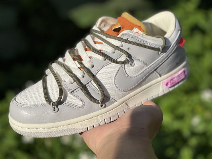Thumbnail: Off-White x Nike Dunk - Low "Lot 22 of 50"