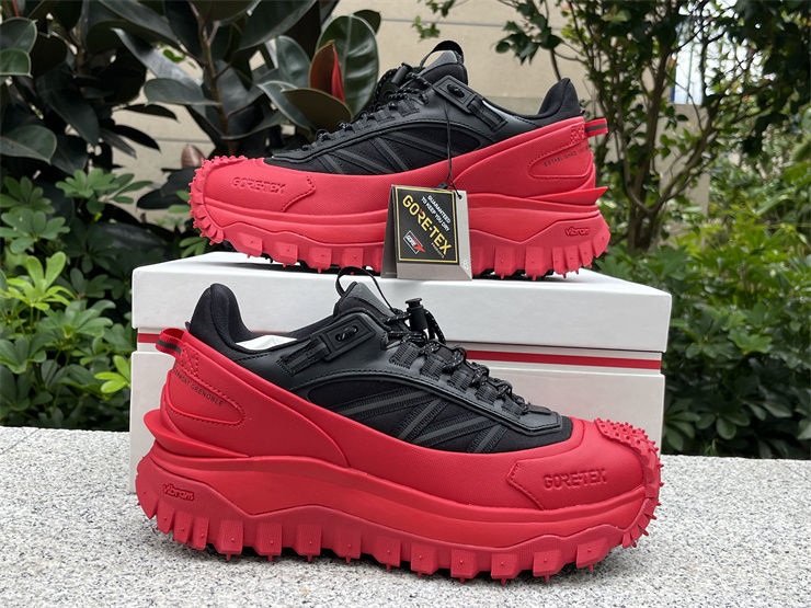 Thumbnail: Moncler Trailgrip GORE-TEX- Low "Black Red"