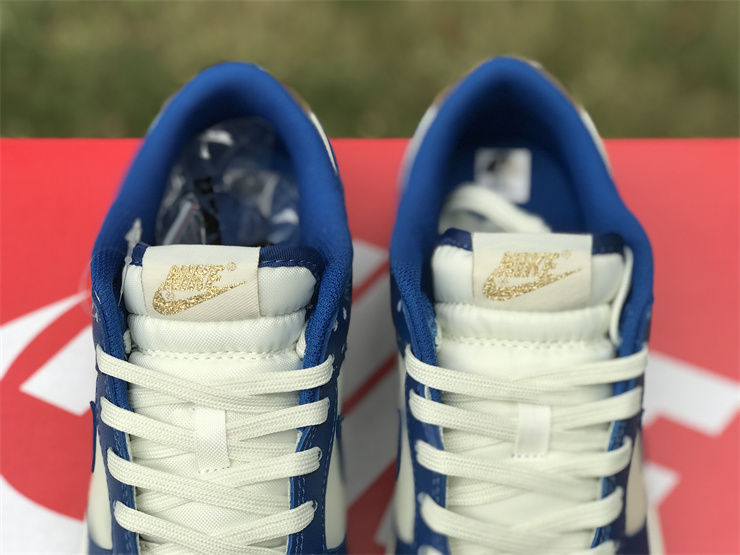 Thumbnail: Nike Dunk - Low "Kansas City Royals"