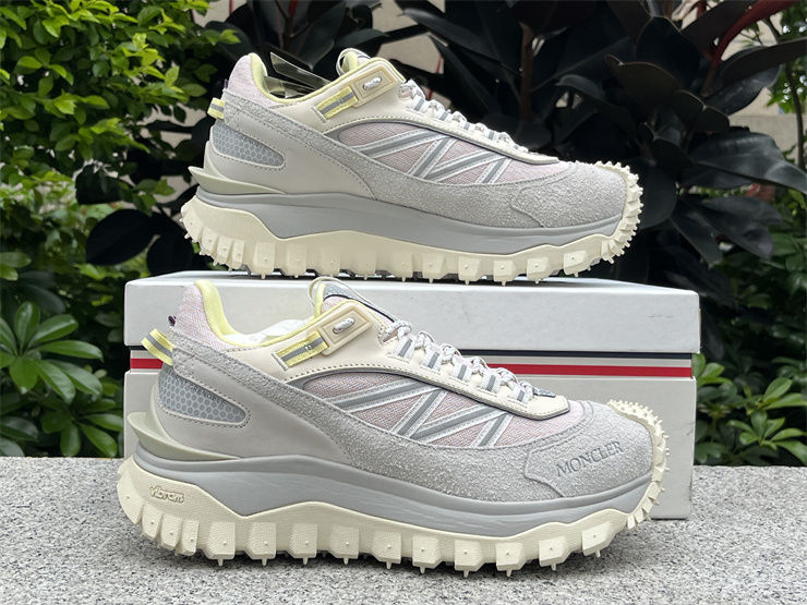 Thumbnail: Moncler Trailgrip GORE-TEX- Low