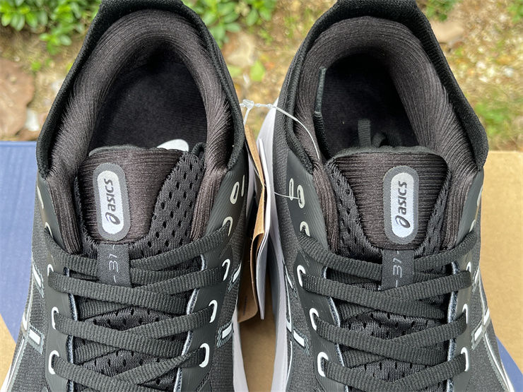 Thumbnail: Asics Gel Kayano 31 "Black White"