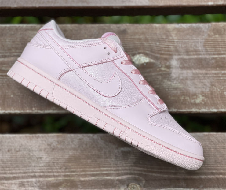 Thumbnail: Nike Dunk - Low "Prism Pink"