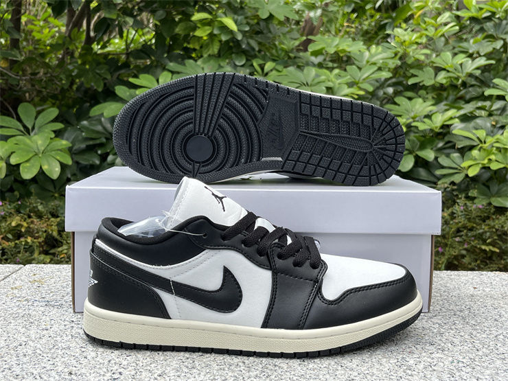 Thumbnail: Air Jordan 1 - Low "Vintage Panda"