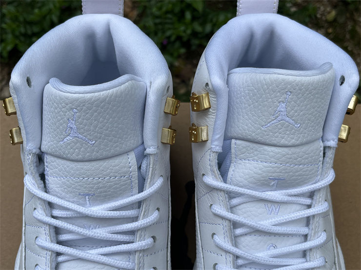 Thumbnail: Air Jordan 12 "Phantom"