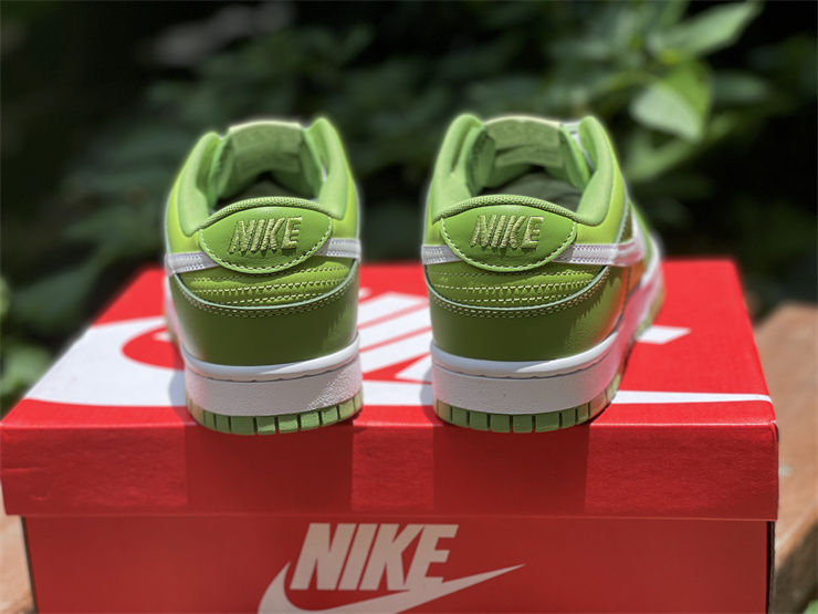 Thumbnail: Nike Dunk - Low "Chlorophyll"