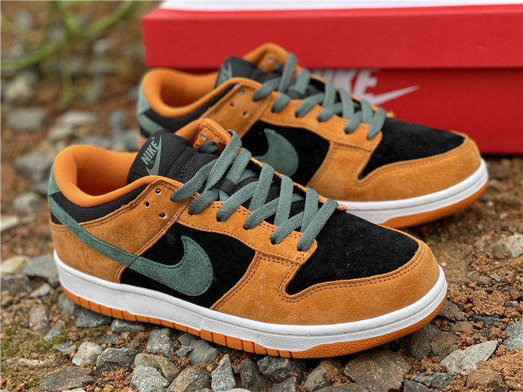 Thumbnail: Nike Dunk - Low "Ceramic"