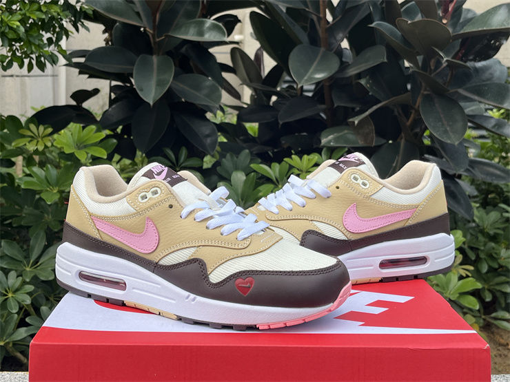 Thumbnail: Nike Air Max 1 "Valentine's Day"