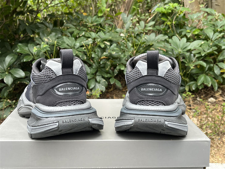 Thumbnail: Balenciaga 3XL Sneaker