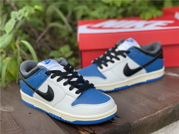Thumbnail: Nike Dunk - Low
