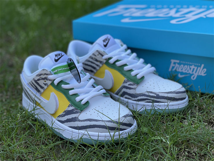 Thumbnail: Nike Dunk - Low "Doernbecher"