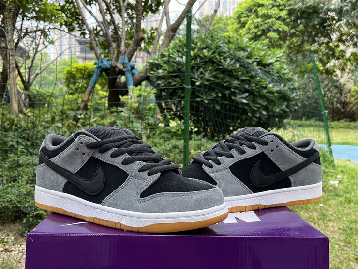Thumbnail: Nike Dunk - Low SB "Dark Smoke Grey"