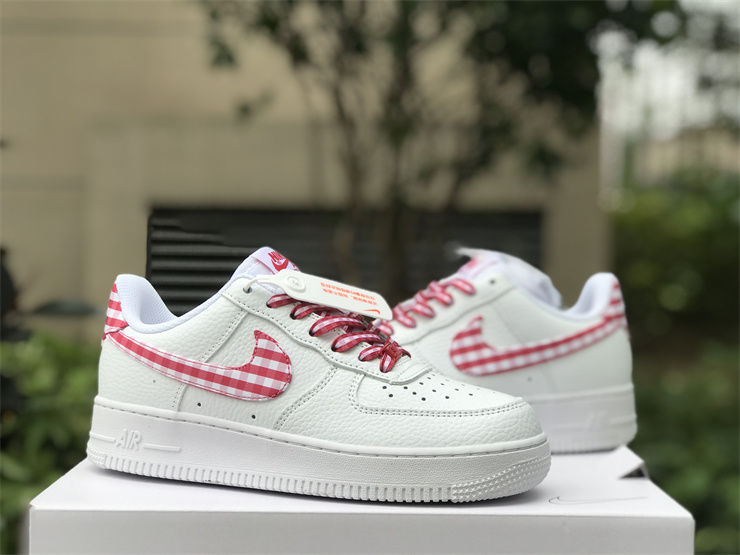 Thumbnail: Nike Air Force 1 - Low "Mystic Red Gingham"