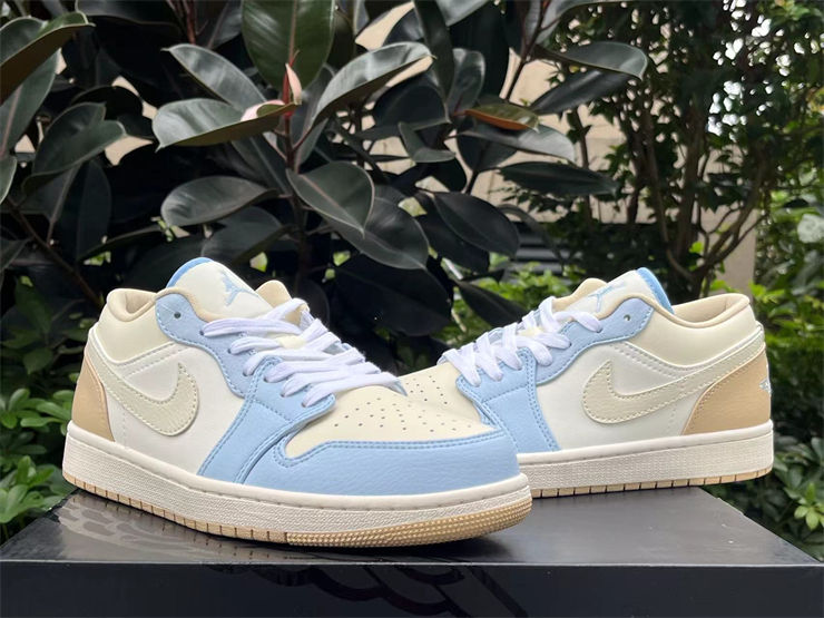 Thumbnail: Air Jordan 1 - Low