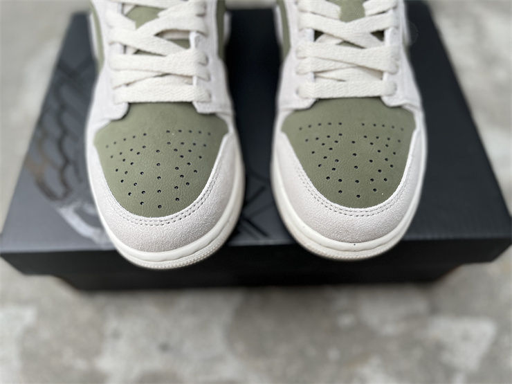 Thumbnail: Air Jordan 1 - Low 'Medium Olive'