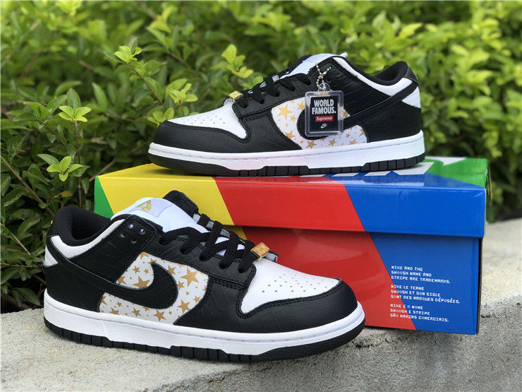Thumbnail: Supreme x Nike Dunk - Low "Black"