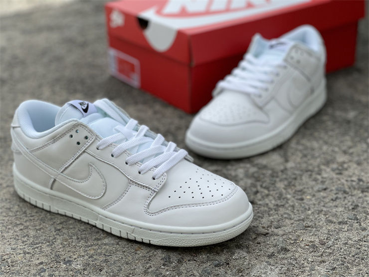 Thumbnail: Nike Dunk - Low "Triple White"