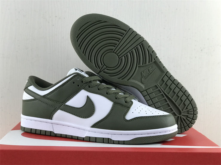 Nike Dunk - Low "Medium Olive"