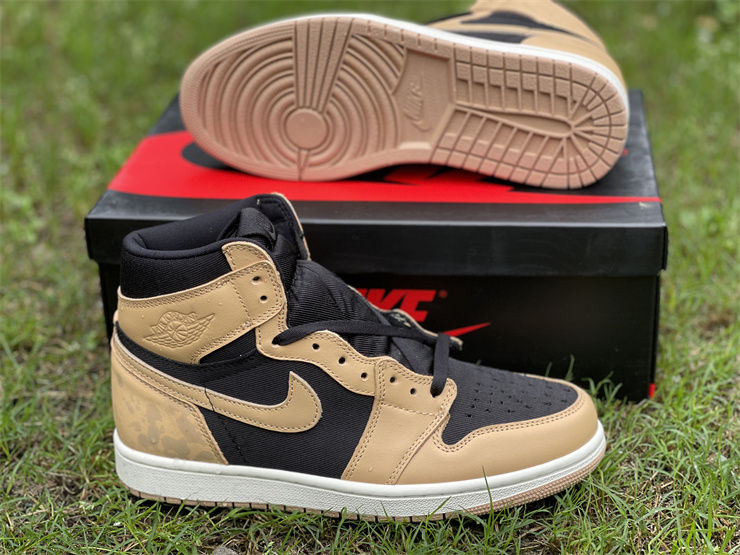 Thumbnail: Air Jordan 1 - High "Heirloom"