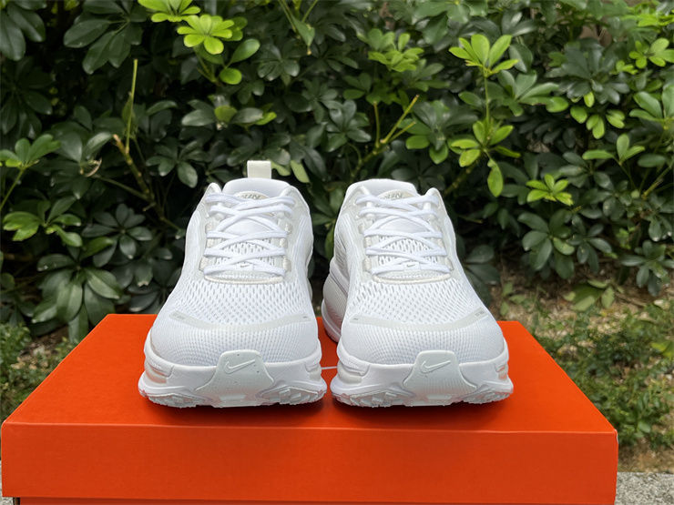 Thumbnail: Nike Air Vomero 18 "White Photon Dust"