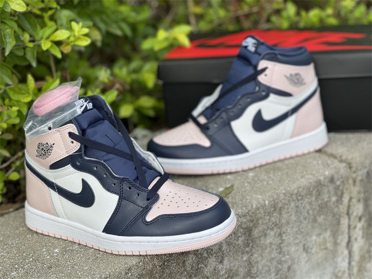 Thumbnail: Air Jordan 1 - High "Bubble Gum"