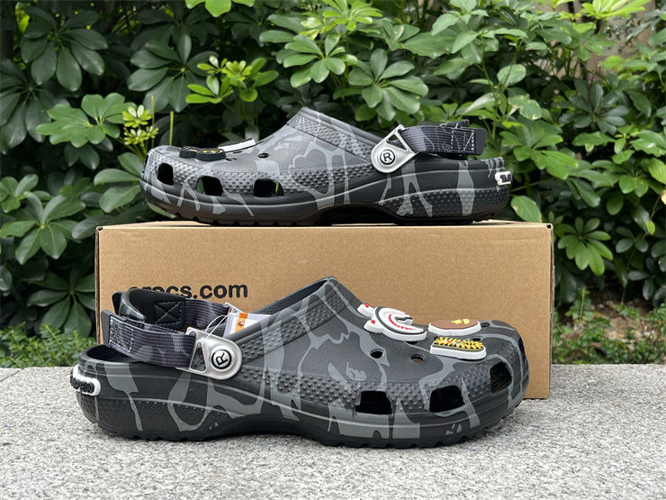 Thumbnail: BAPE x Crocs Classic Clog "ABC Camo - Black"