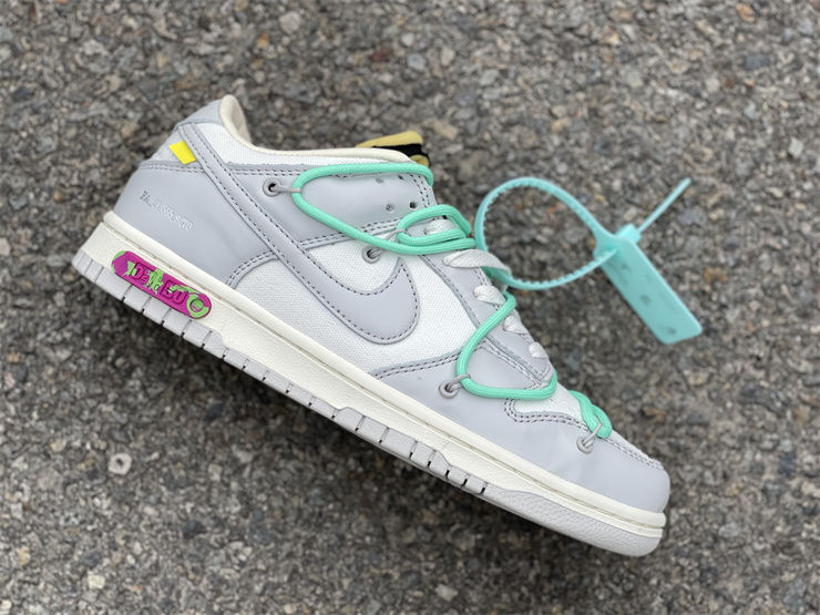 Thumbnail: Off-White x Nike Dunk - Low "Lot 04 of 50"
