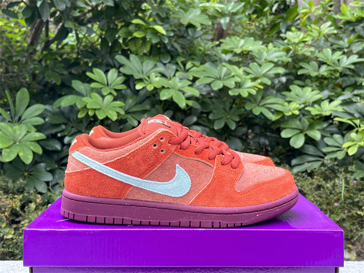 Thumbnail: Nike Dunk - Low "Mystic Red"