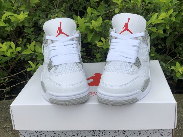Thumbnail: Air Jordan 4 "White Oreo"