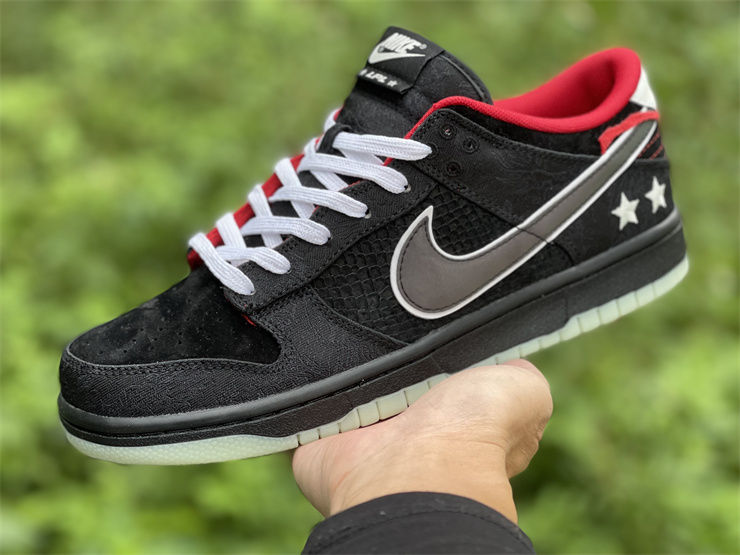 Thumbnail: League of Legends x Nike Dunk - Low