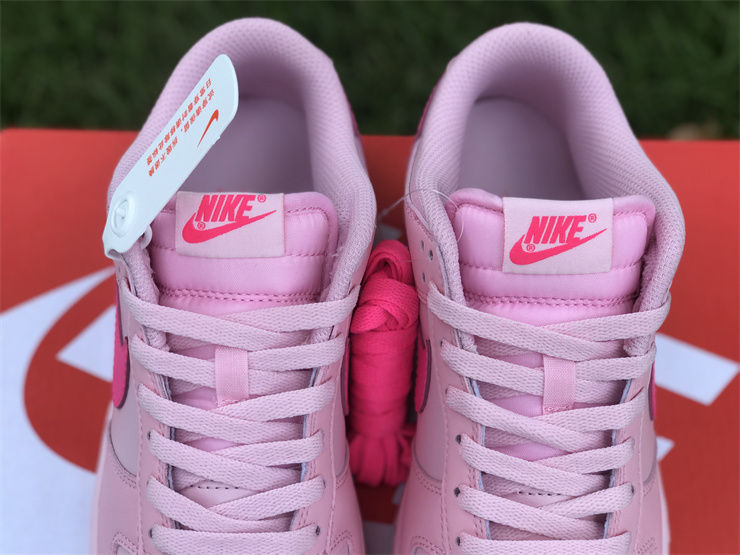 Thumbnail: Nike Dunk - Low "Triple Pink"