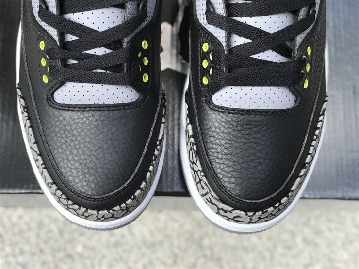 Thumbnail: Air Jordan 3 "Oregon Pit Crew"