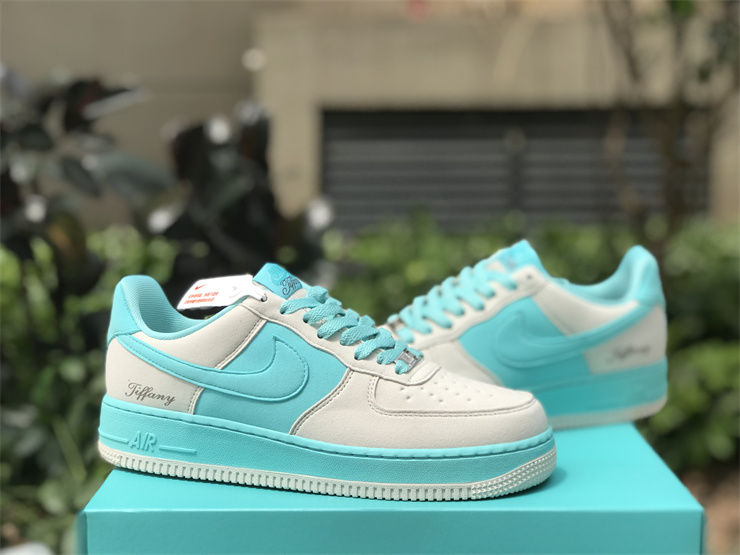 Thumbnail: Tiffany & Co. x Nike Air Force 1 - Low