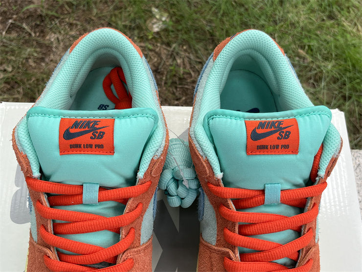Thumbnail: Nike Dunk - Low "Orange Emerald Rise"