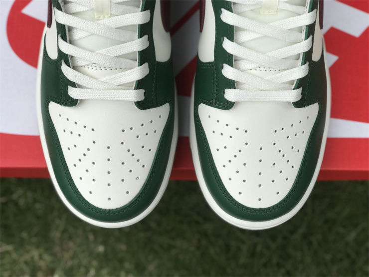 Thumbnail: Nike Dunk - Low "Gorge Green Team Red"