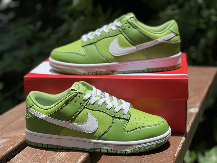 Thumbnail: Nike Dunk - Low "Chlorophyll"