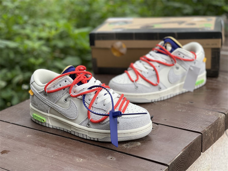 Thumbnail: Off-White x Nike Dunk - Low "Lot 13 of 50"