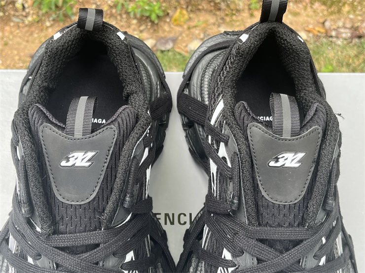 Thumbnail: Balenciaga 3XL Extreme Lace Sneaker