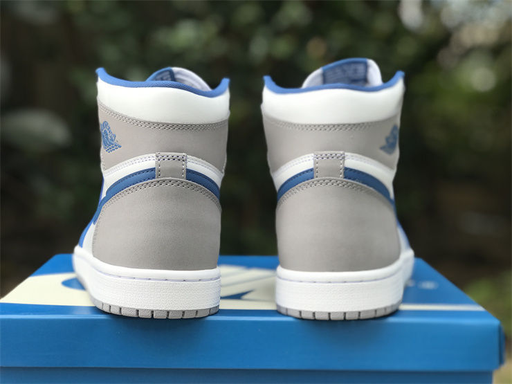 Thumbnail: Air Jordan 1 - High "True Blue"