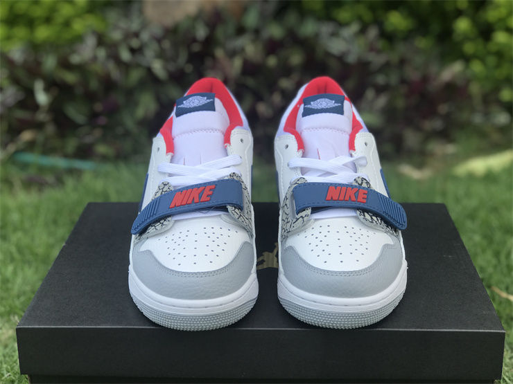 Thumbnail: Air Jordan Legacy 312 - Low "True Blue"