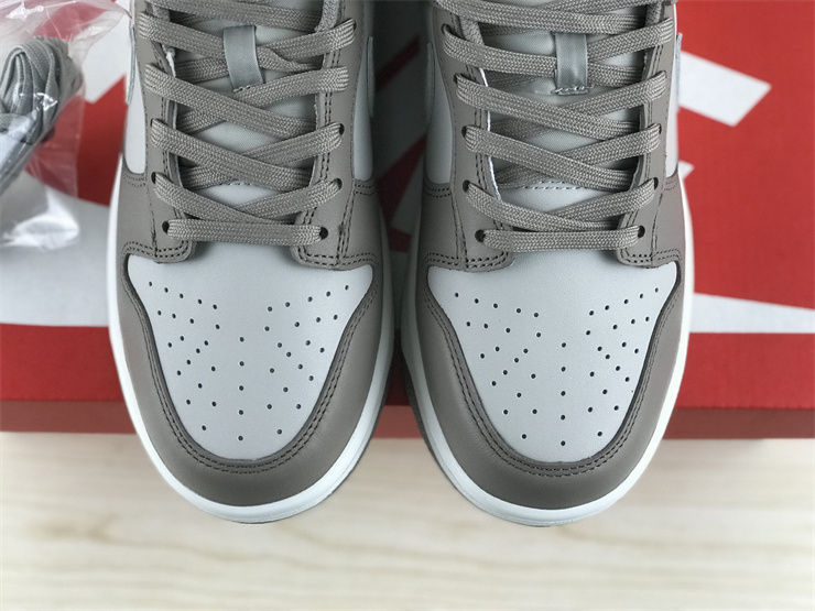 Thumbnail: Nike Dunk - Low "Pure Platinum Wolf Grey"