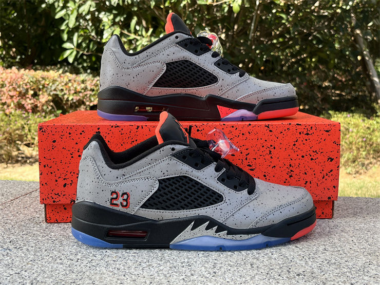 Thumbnail: Air Jordan 5 - Low "Neymar"