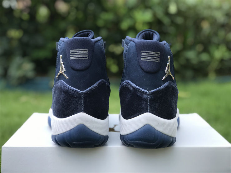Thumbnail: Air Jordan 11 "Midnight Navy Velet"
