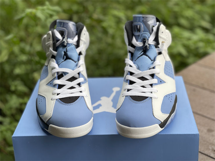 Thumbnail: Air Jordan 6 "UNC Home"