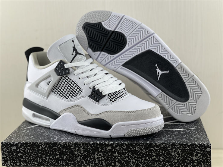 Air Jordan 4 "Military Black"