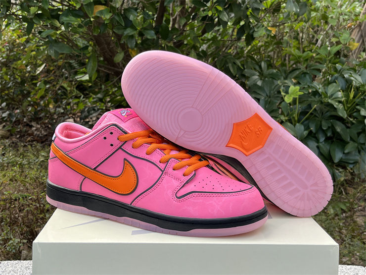 The Powerpuff Girls x Nike Dunk - Low "Blossom"