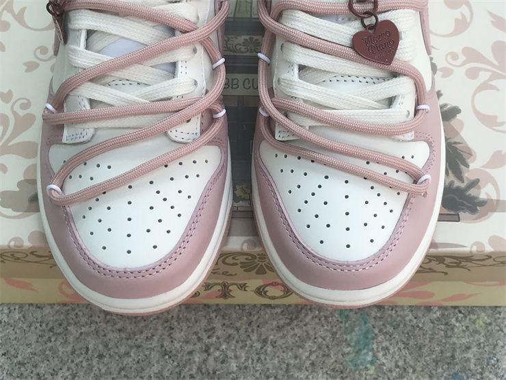 Thumbnail: Nike Dunk - Low "Rose Whisper"